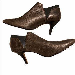 DONALD PLINER sz8 BRONZE METALLIC leather BOOTIE